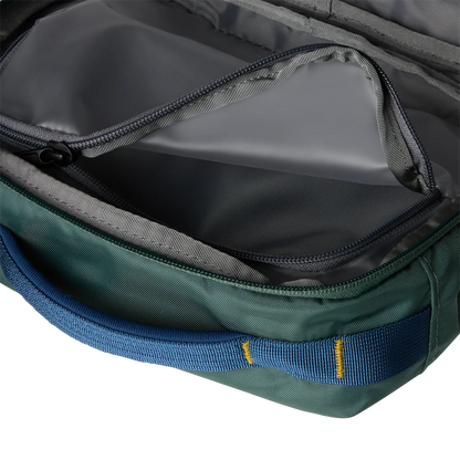 The North Face Base Camp Voyager Toiletry Kit