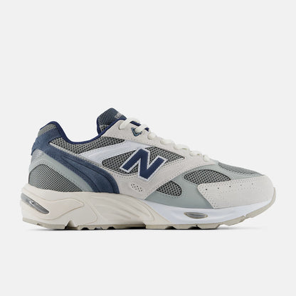 New Balance 880