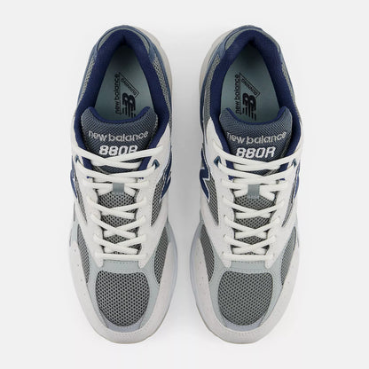 New Balance 880