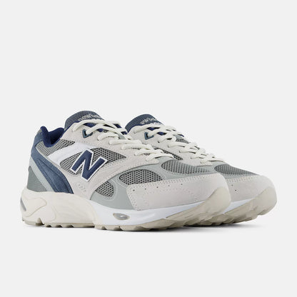 New Balance 880