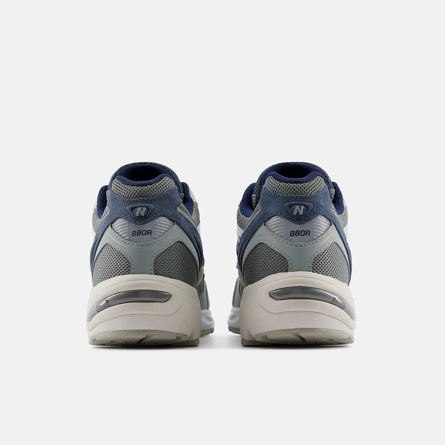 New Balance 880