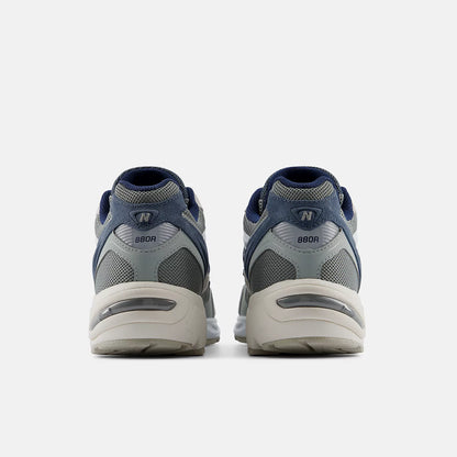 New Balance 880